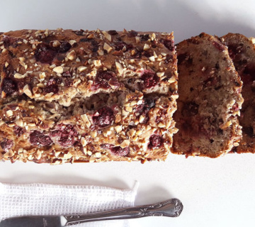 Banana bread s malinama