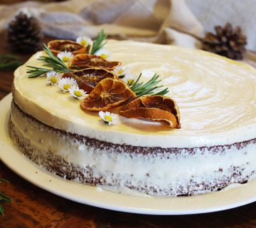 Torta s narančom, prženim bademima i suhim smokvama