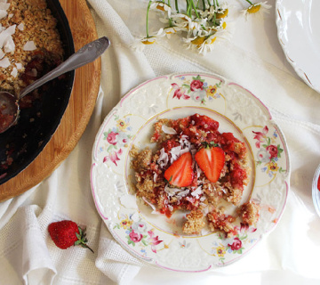 Crumble s jagodama i kokosom