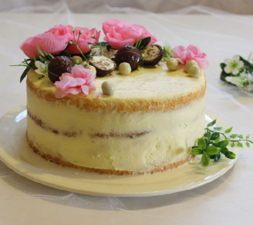 Gola torta s vanilijom i džemom od borovnica
