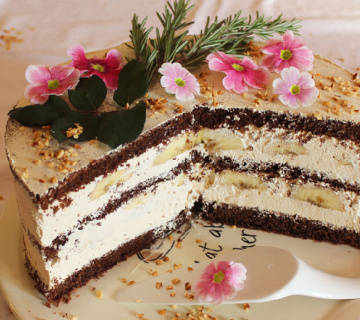 Banana torta s karamel kremom