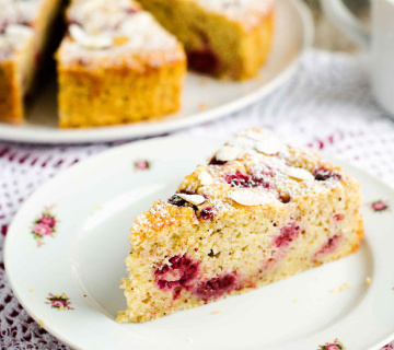 TORTA OD RICOTTE, BADEMA I MALINA