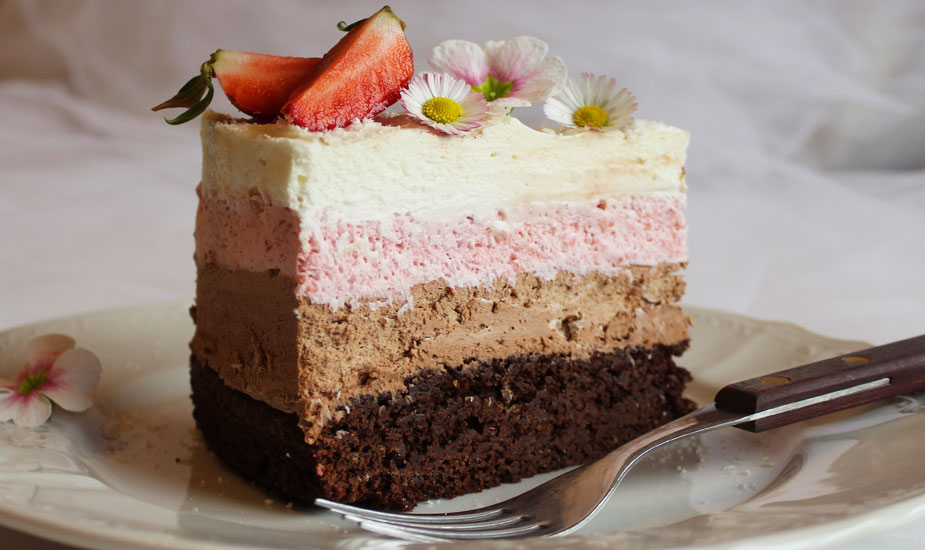 Čokoladna mousse torta s jagodama