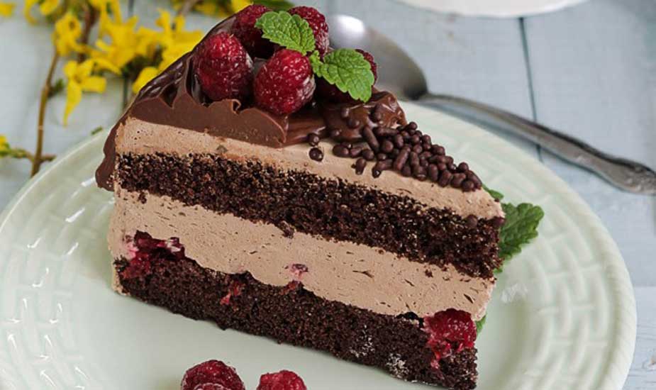 Čokoladna torta s malinama