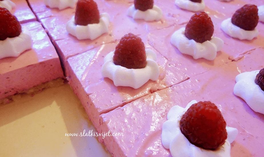 Mousse kocke od šumskog voća