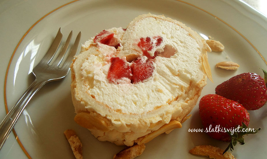 Image for: Pavlova rolada s jagodama