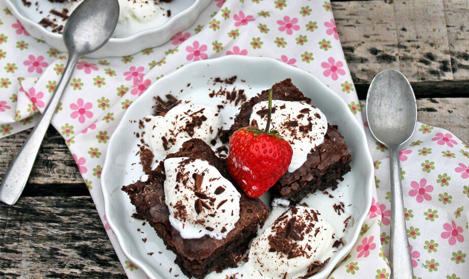 EKSTRA ČOKOLADAN DESERT Brzi brownies kolač by Jamie Oliver