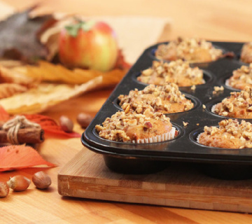 VIDEO RECEPT Muffini s jabukom, cimetom i lješnjacima