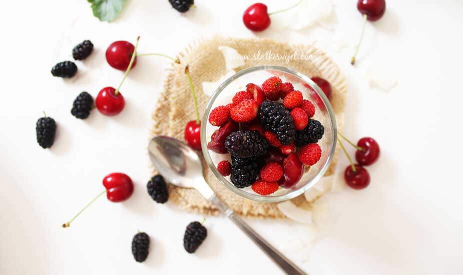 Chia jogurt sa svježim voćem