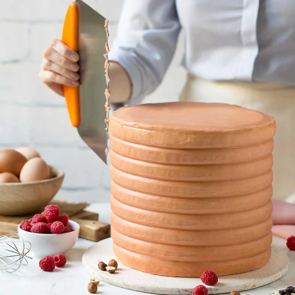 valovita lopatica spatula za ukrasavanje torti